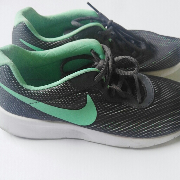nike tanjun 6y